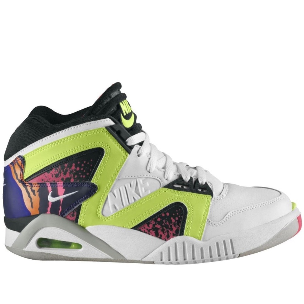 - Nike Air Tech Challenge Hybrid Volt